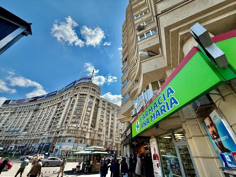 Piata Victoriei, vizavi de Guvern, birou 3 camere/ receptie,