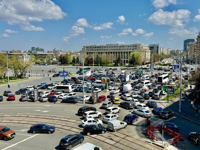 Piata Victoriei, vizavi de Guvern, birou 3 camere/ receptie,