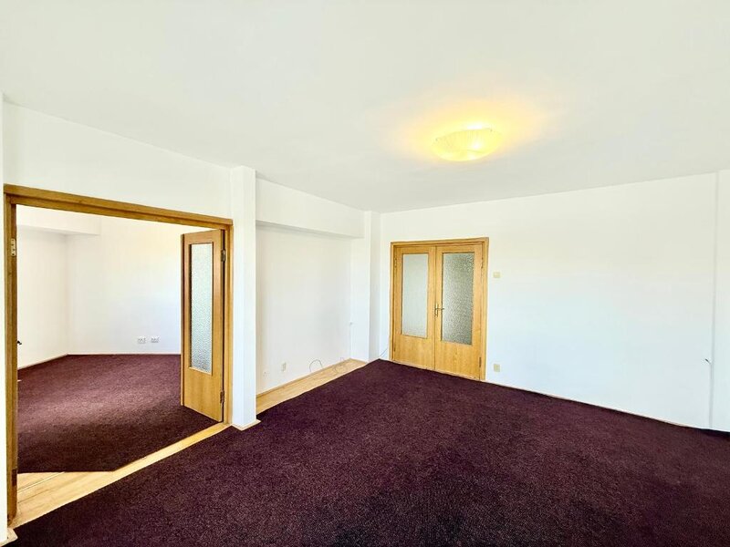 Piata Victoriei, vizavi de Guvern, birou 3 camere/ receptie,